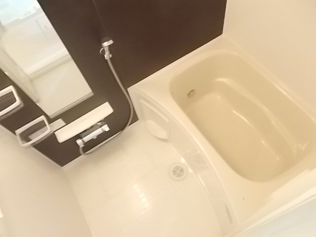 コンパクトで使いやすいお風呂です