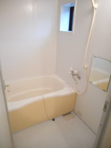 コンパクトで使いやすいお風呂です