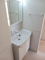 明るい洗面所です