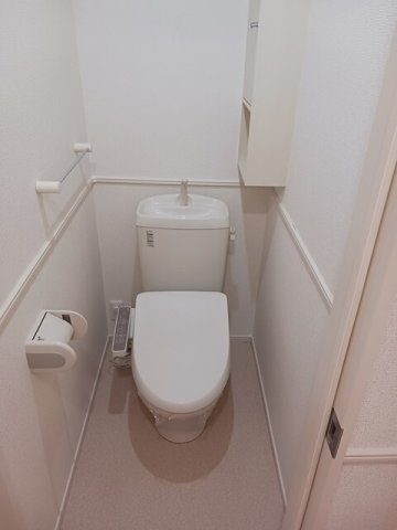 ゆったりとした空間のトイレです