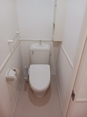 ゆったりとした空間のトイレです
