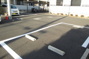 ８台分のカースペースがあります