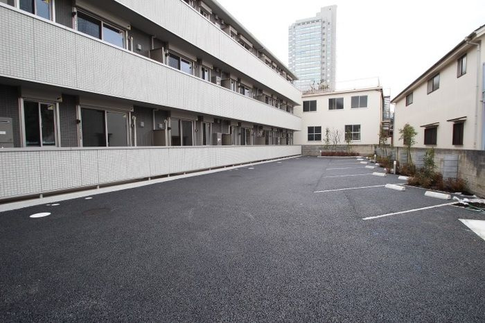ルミエールの駐車場