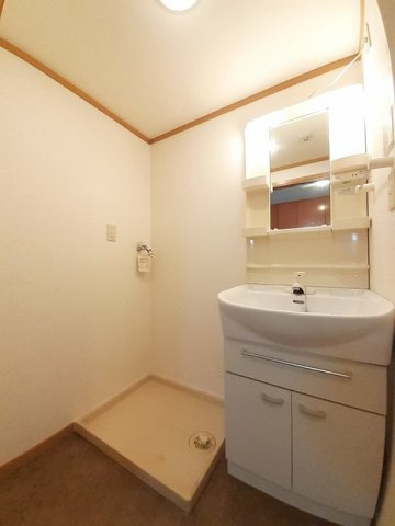 コンパクトで使いやすい洗面所