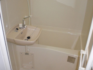 コンパクトで使いやすいお風呂です