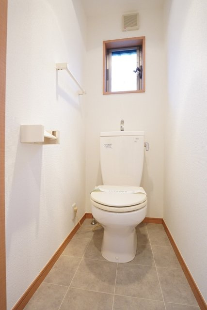 清潔感のあるトイレです