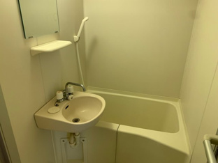 日々の疲れを癒すお風呂付です