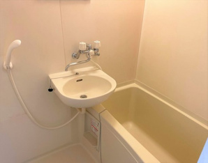 コンパクトで使いやすいお風呂です