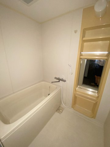 コンパクトで使いやすいお風呂です