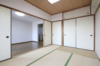 フローリングだけでなく、和室もあります