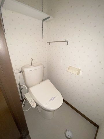 コンパクトで使いやすいトイレです