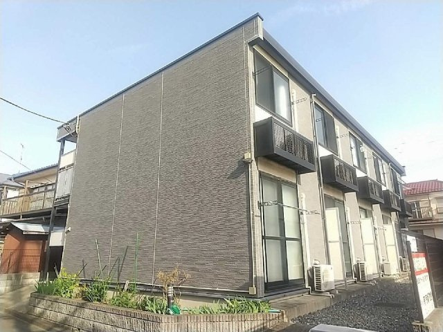 落ち着いた雰囲気の外観です