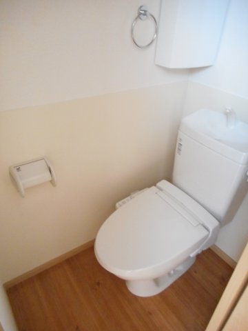 コンパクトで使いやすいトイレです