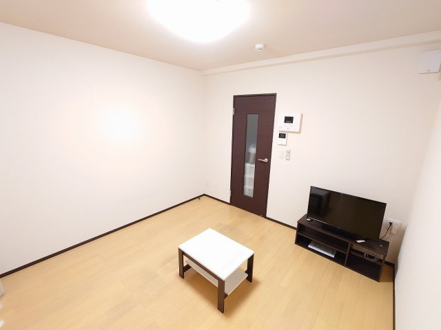 ゆったり過ごせる居間です