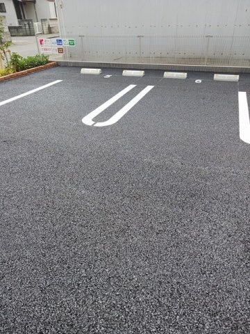 車をお持ちの方に嬉しい駐車場付きの物件です
