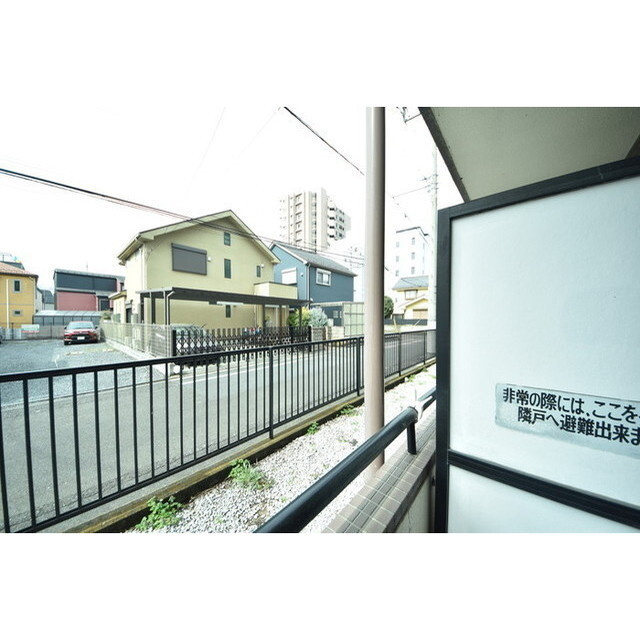 明るい色調の室内です