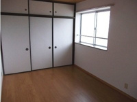 内装は落ち着いています