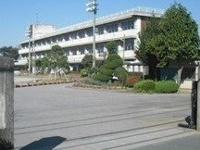 鴻巣市立広田小学校まで570m