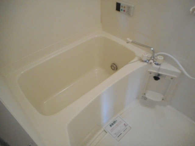 コンパクトで使いやすいお風呂です