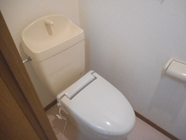 ゆったりとした空間のトイレです