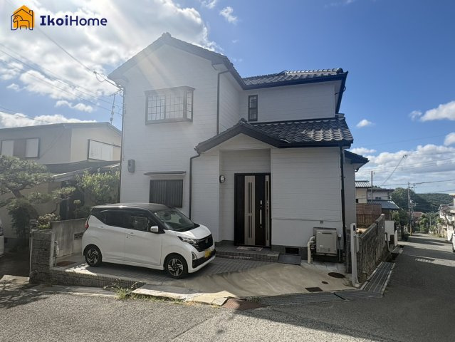 神戸市西区北山台2丁目　中古戸建の駐車場|●年中無休：当日予約可●駐車スペースは2台可能です！角地ですので、安心して駐車して頂けます。