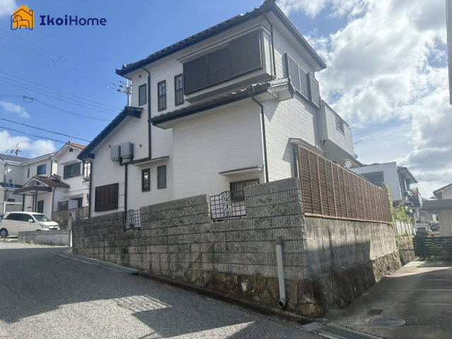 神戸市西区北山台2丁目　中古戸建のエントランス|～ご見学に関して～平日や夜間でもご案内可能。決まったお時間で身動きが取れない方も臨機応変に対応します