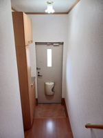 明るい玄関です