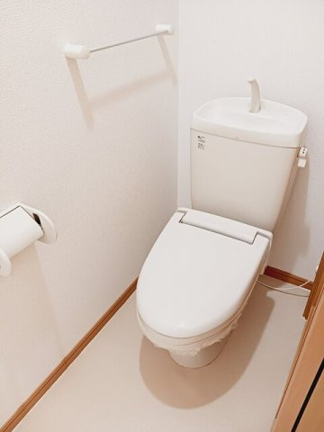 コンパクトで使いやすいトイレです