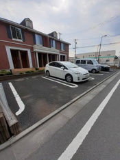 車をお持ちの方に嬉しい駐車場付きの物件です