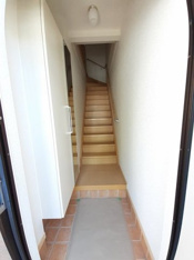 収納もある玄関です