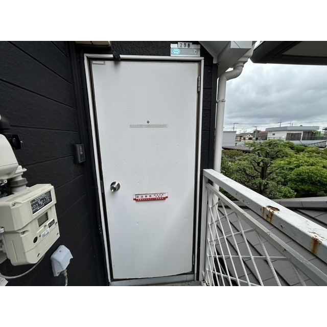 収納もある玄関です