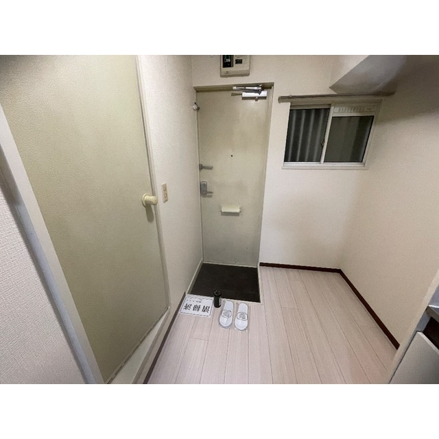 毎日通る玄関はこちらです