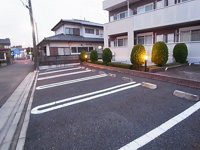 駐車場があるので、車を買う予定の方も安心です