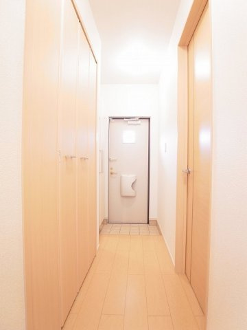 明るい玄関です
