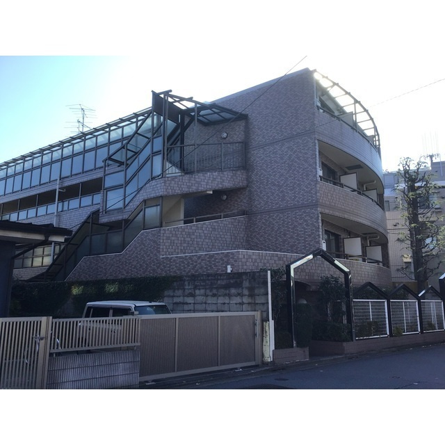 落ち着いた雰囲気の外観です