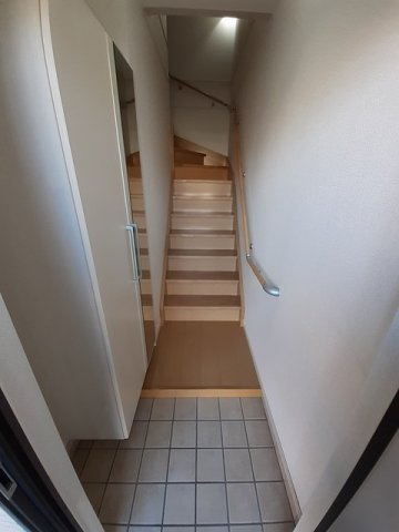 収納もある玄関です