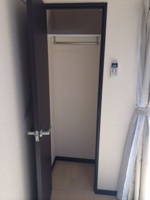 明るい色調の室内です