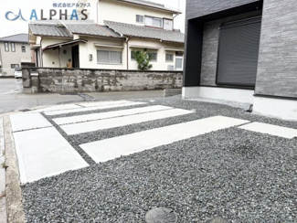 【駐車場】 | 高砂市曽根町　新築戸建 | ■三方角地♪南東向きの為、陽当り通風良好♪駐車スペース3台可♪