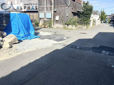 【前面道路含む現地写真】 | 高砂市曽根町　新築戸建 | ■前面道路幅員約5ｍあり駐車がしやすい♪