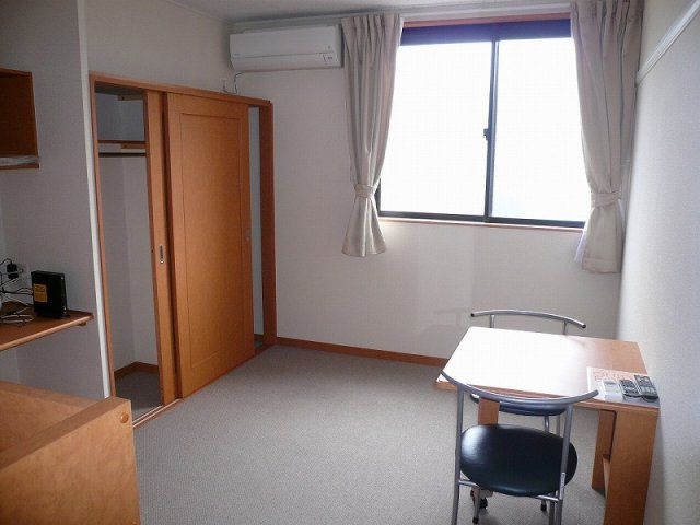 こちらの居間で趣味の時間をお楽しみください