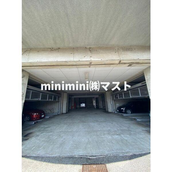 旧:住之江フタバビルの駐車場