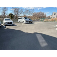 車をお持ちの方に嬉しい駐車場付きの物件です
