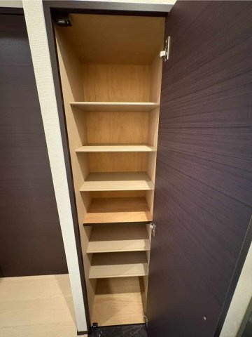 内装は落ち着いています