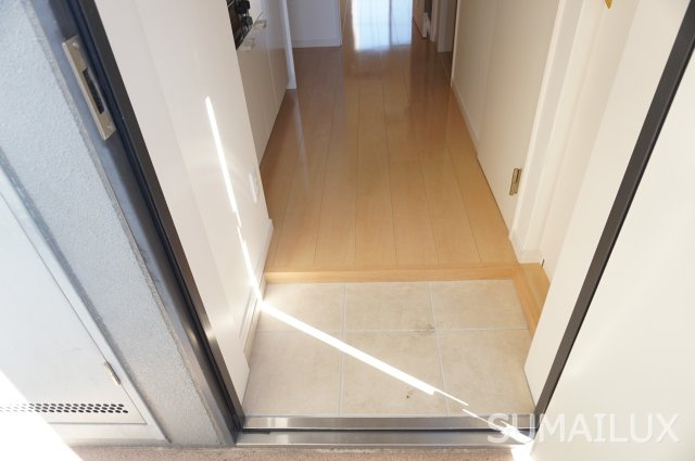 熊本市中央区船場町３丁目の賃貸マンションの玄関