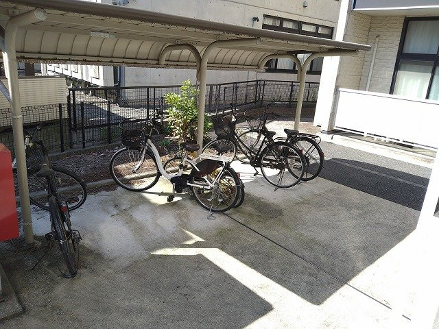 駐輪場　原付＆自転車のみ駐輪可能