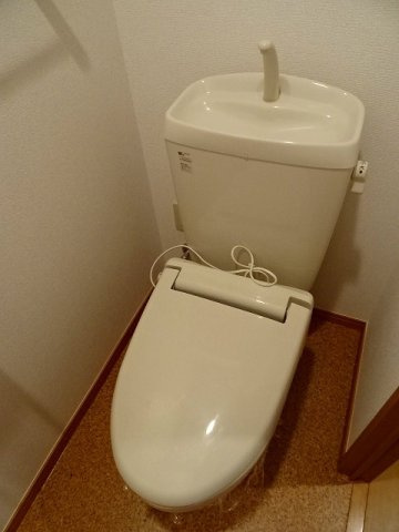 清潔感のあるトイレです