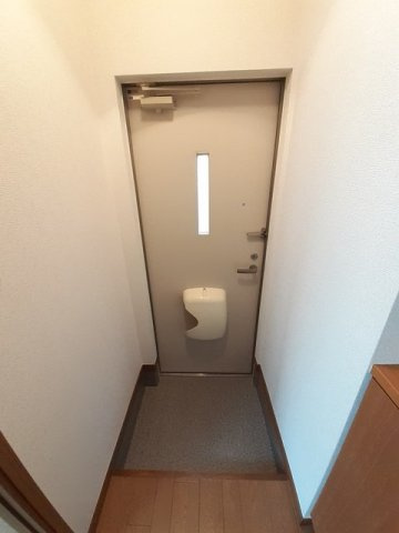 毎日通る玄関はこちらです