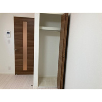 明るい色調の室内です
