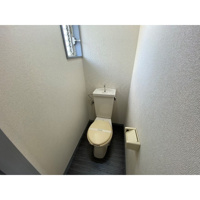 シンプルで使いやすいトイレです
