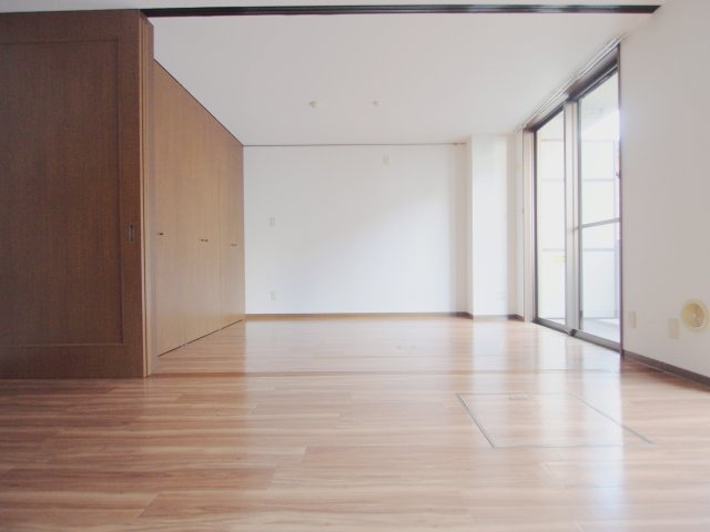 グランパレ府中の居間・リビング